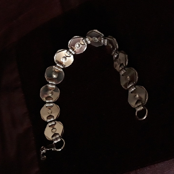 Bracelet..7.5inches..Silver Toned - Picture 12 of 12